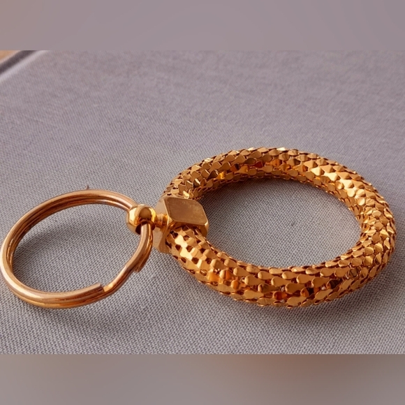 Whiting And Davis Gold Keychain Style - Picture 1 of 5